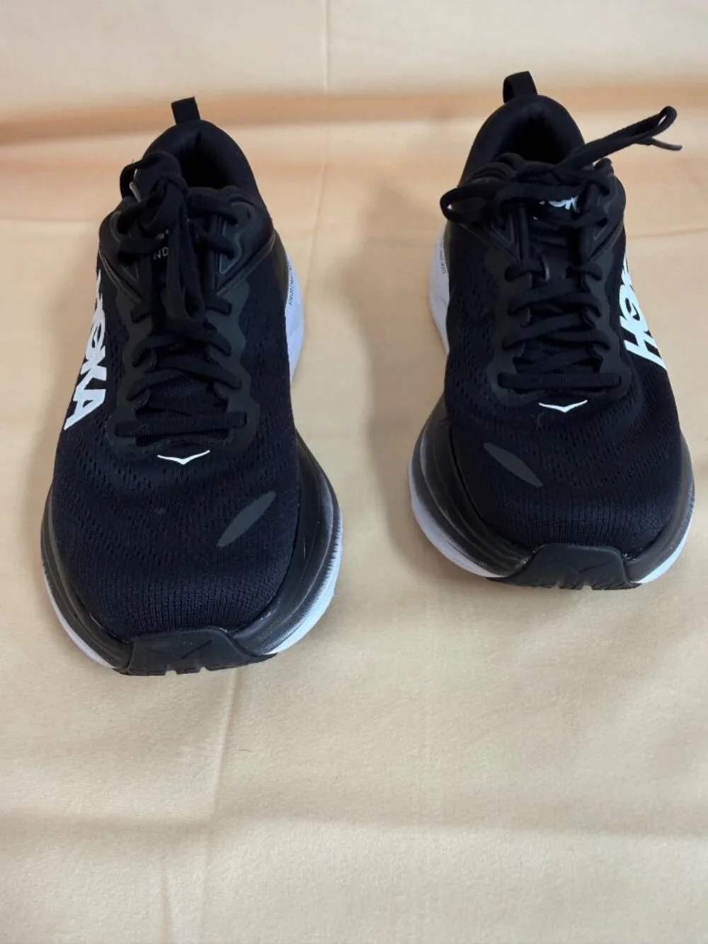 Hoka One One Womens Bondi 8 Black Running Shoes Atheisure Workout Size 8.5 B
